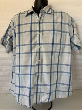 GAP Men’s Blue & White Plaid Short Sleeve Button-Down Shirt Casual Classic Fit